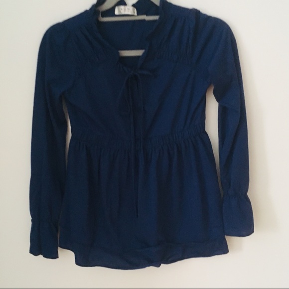 ⛄️❄️Beautiful top preloved❄️⛄️ - Picture 1 of 4